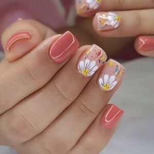 24pc Press On Nail Set from the Nail Bar 💅